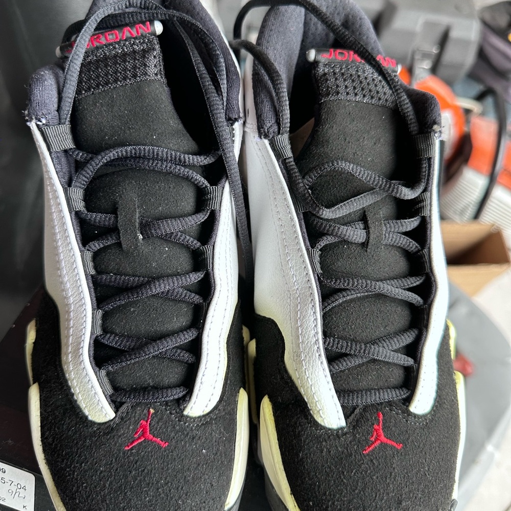 Jordan Men's White and Black Sneakers with Red Accents - Picture 4 of 5